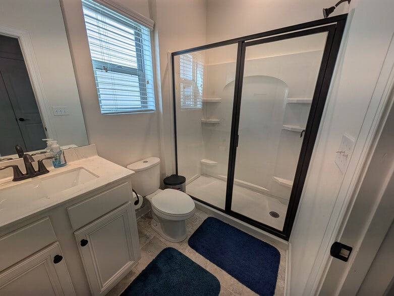 Building Photo - Room in House on Rupell Dr