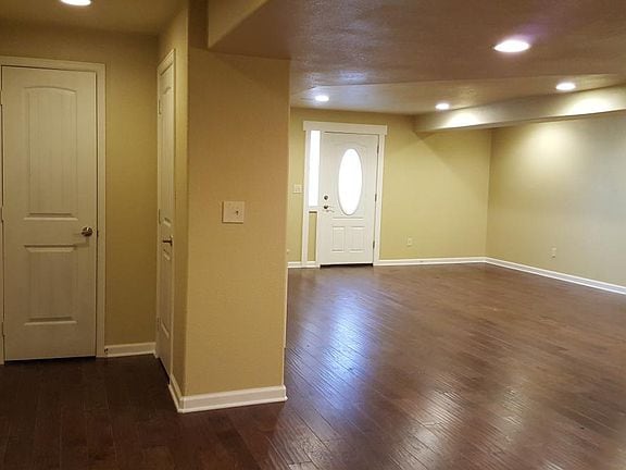 Building Photo - 21309 E 50th Ave