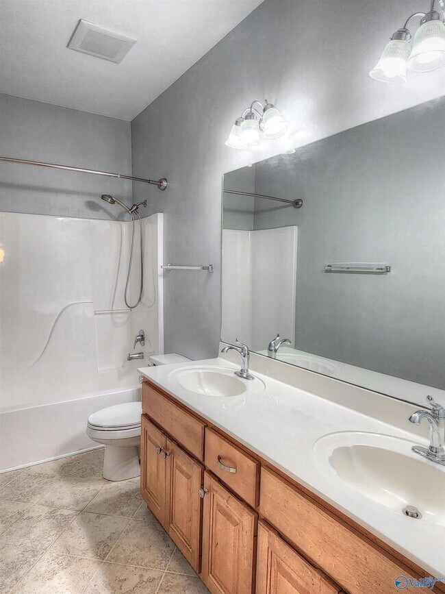 Building Photo - 93 Fernbrook Ct