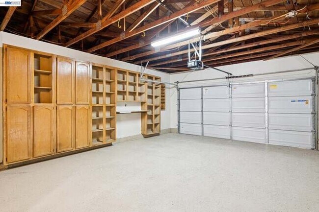 Building Photo - 2800 Seville Cir