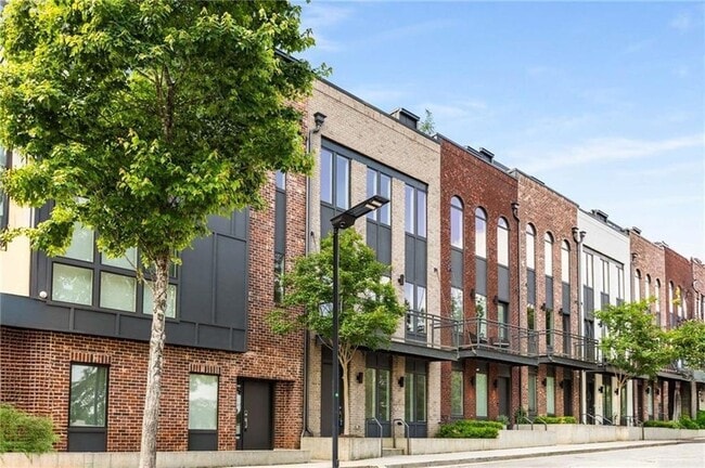 Building Photo - 1225 Chelsea Cir NW