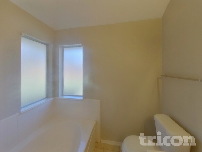 Building Photo - 7501 Ashcroft Cir