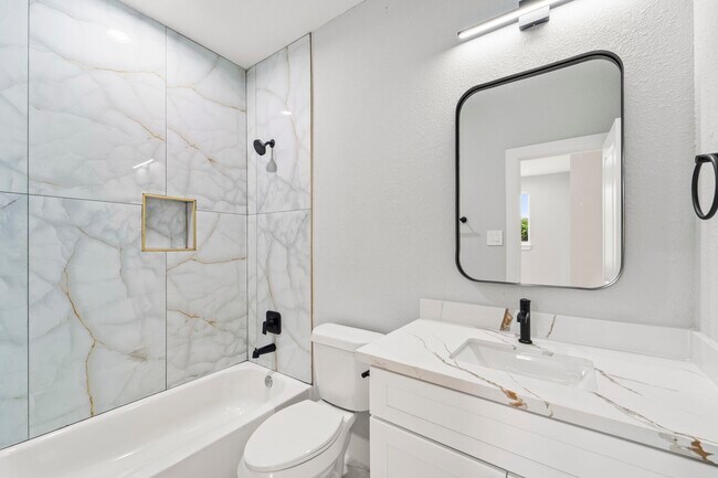 Building Photo - 6631 Foster St