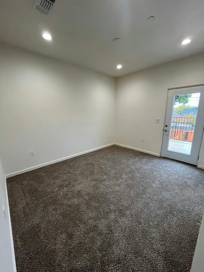 Building Photo - 4527 14th Ave