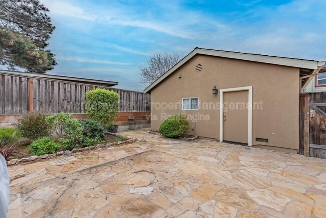 Building Photo - 594 Lopez Ave