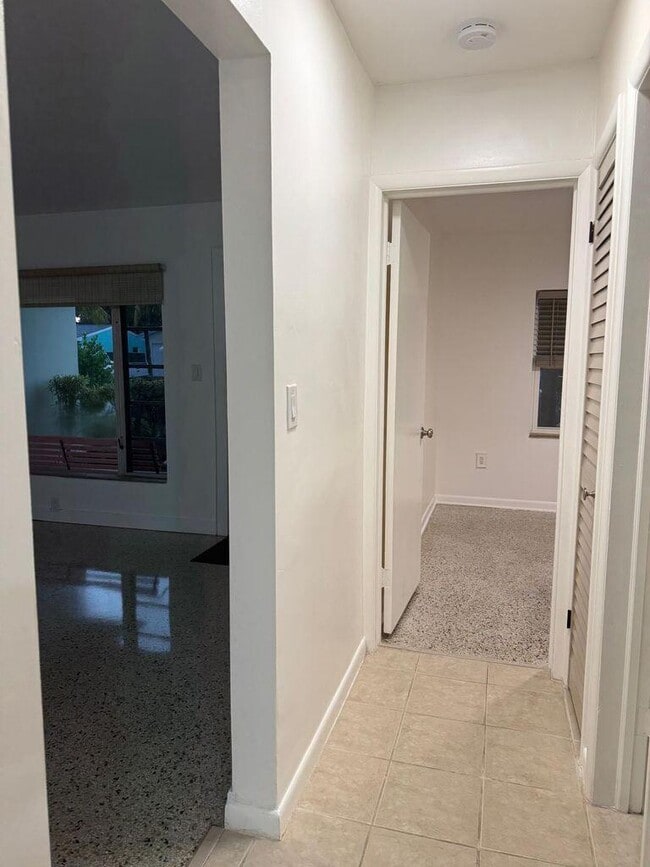 Building Photo - 233 24th St