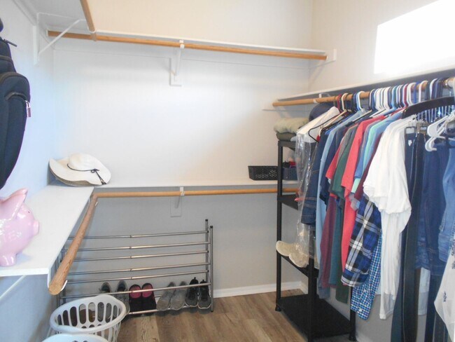 Building Photo - Stunning One-Story Home in Las Vegas!