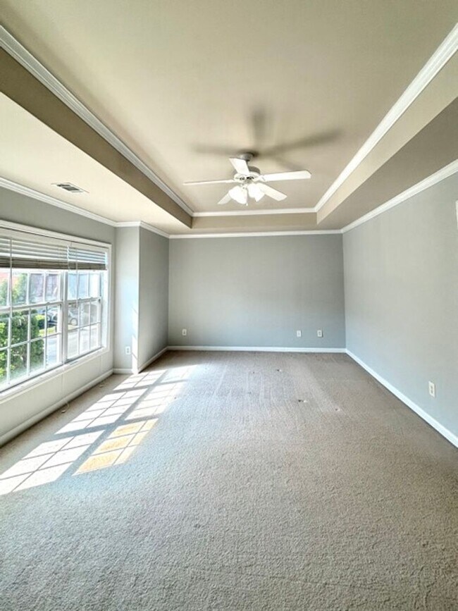 Building Photo - 2408 Strand Ave