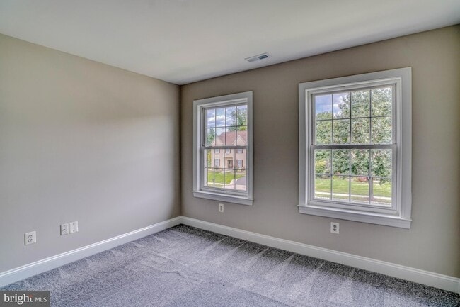 Building Photo - 9902 Player Dr