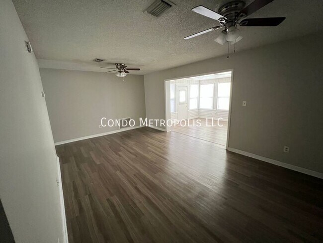 Building Photo - 7924 Sun Vista Way