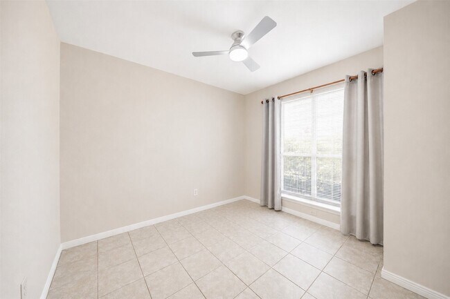 Building Photo - 7518 Alcomita Dr