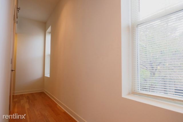 Building Photo - 1 br, 1 bath Condo - 1919 W Armitage Ave
