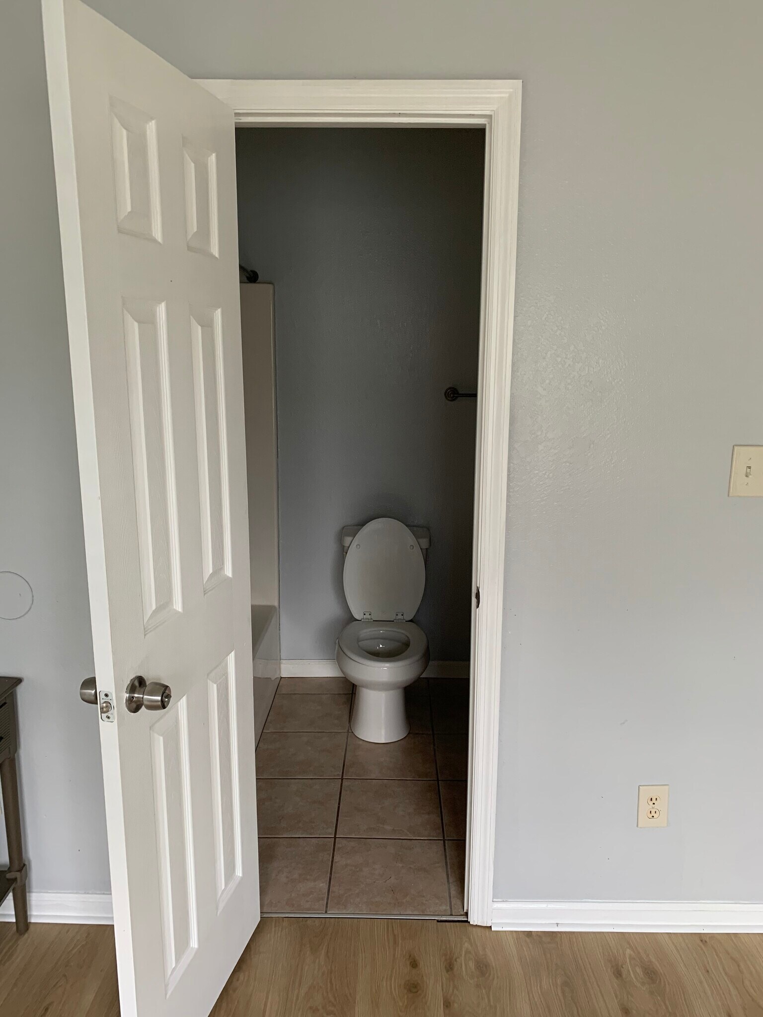 Bathroom - 2717 Pineview Dr