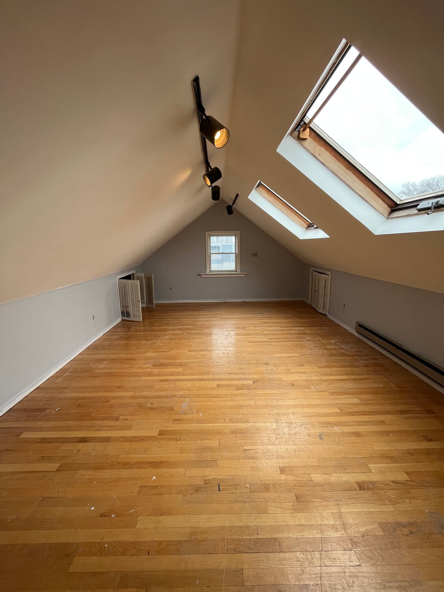Building Photo - 70 Brentwood St