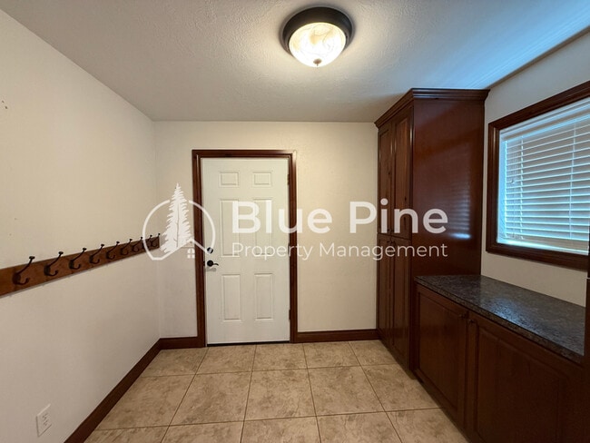 Building Photo - 3834 E 446 N