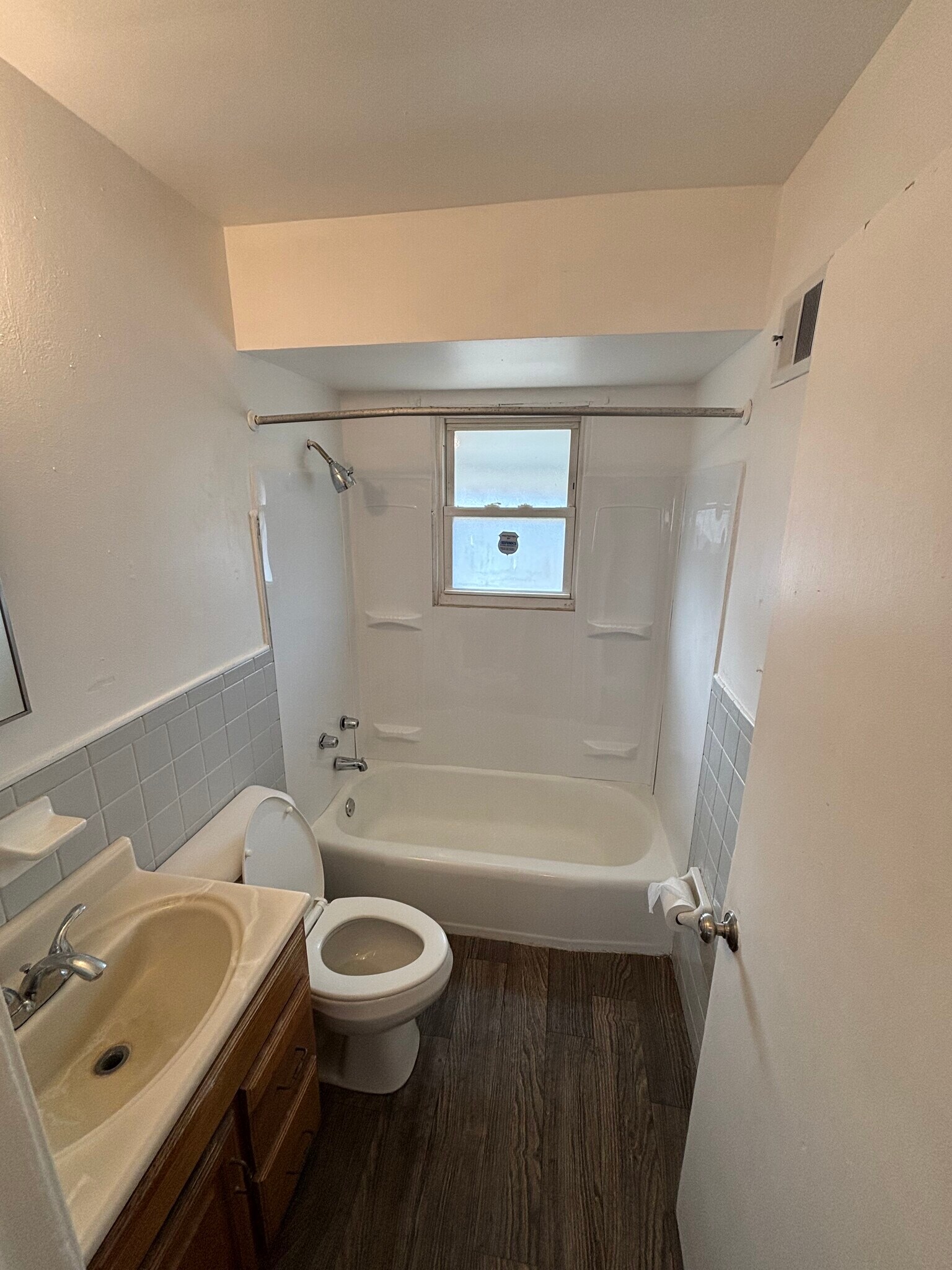 Bathroom - 4966 Claxton Ave