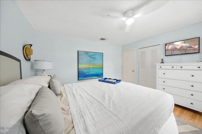 Building Photo - 171 Salmon Dr NE