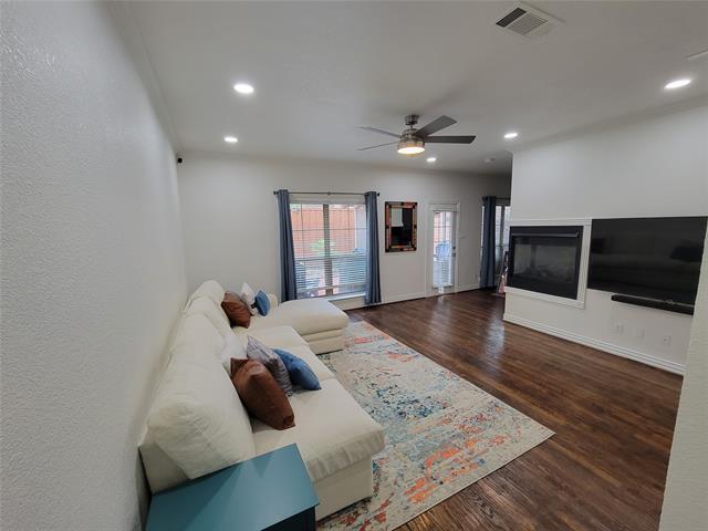 Building Photo - 4263 Towne Lake Ct