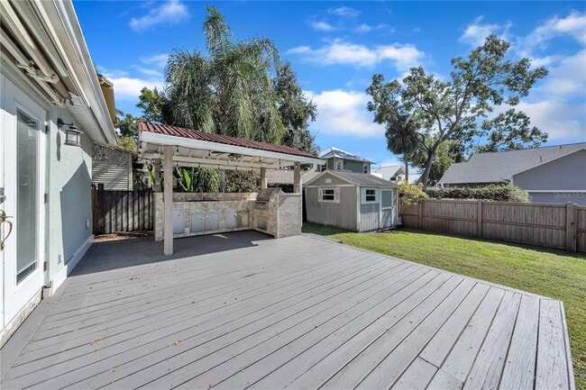 Building Photo - 314 W Frances Ave