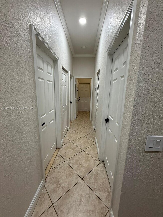 Building Photo - 1007 Nandina Dr