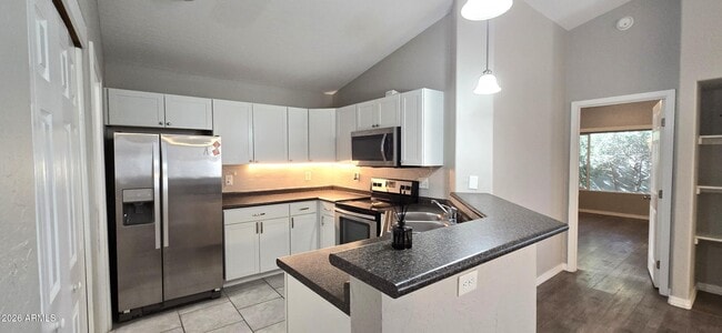 Building Photo - 5620 S 42nd St