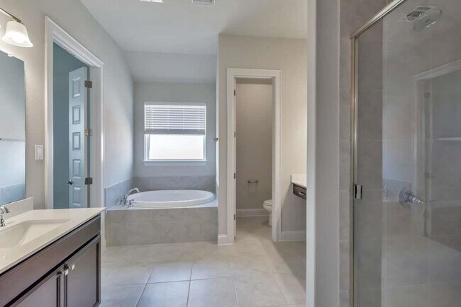 Building Photo - 2208 Bell Mare Vw