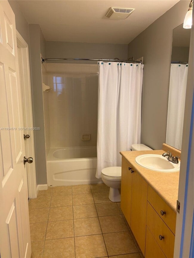 Building Photo - 1919 Van Buren St