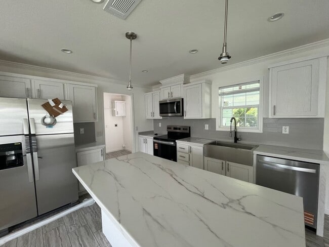 Building Photo - 112 Leopard Ln