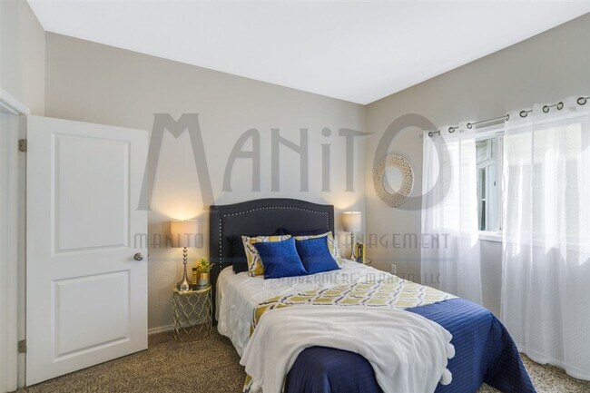 Building Photo - Charming home blocks from Kendall Yards