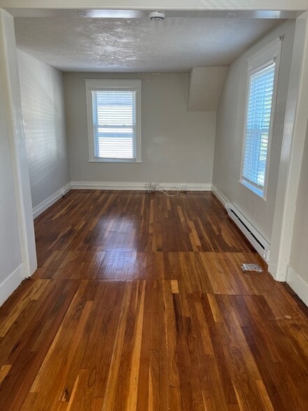 2nd bedroom - 29 Locust St