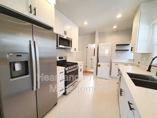 Building Photo - 2285 Fort Stockton Dr