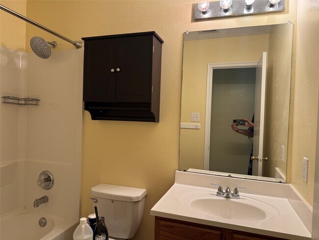 Building Photo - 20711 Sycamore Wood Dr
