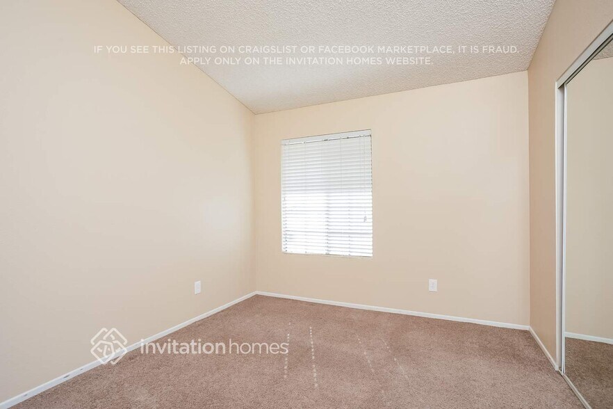 Building Photo - 19086 Reindeer Dr