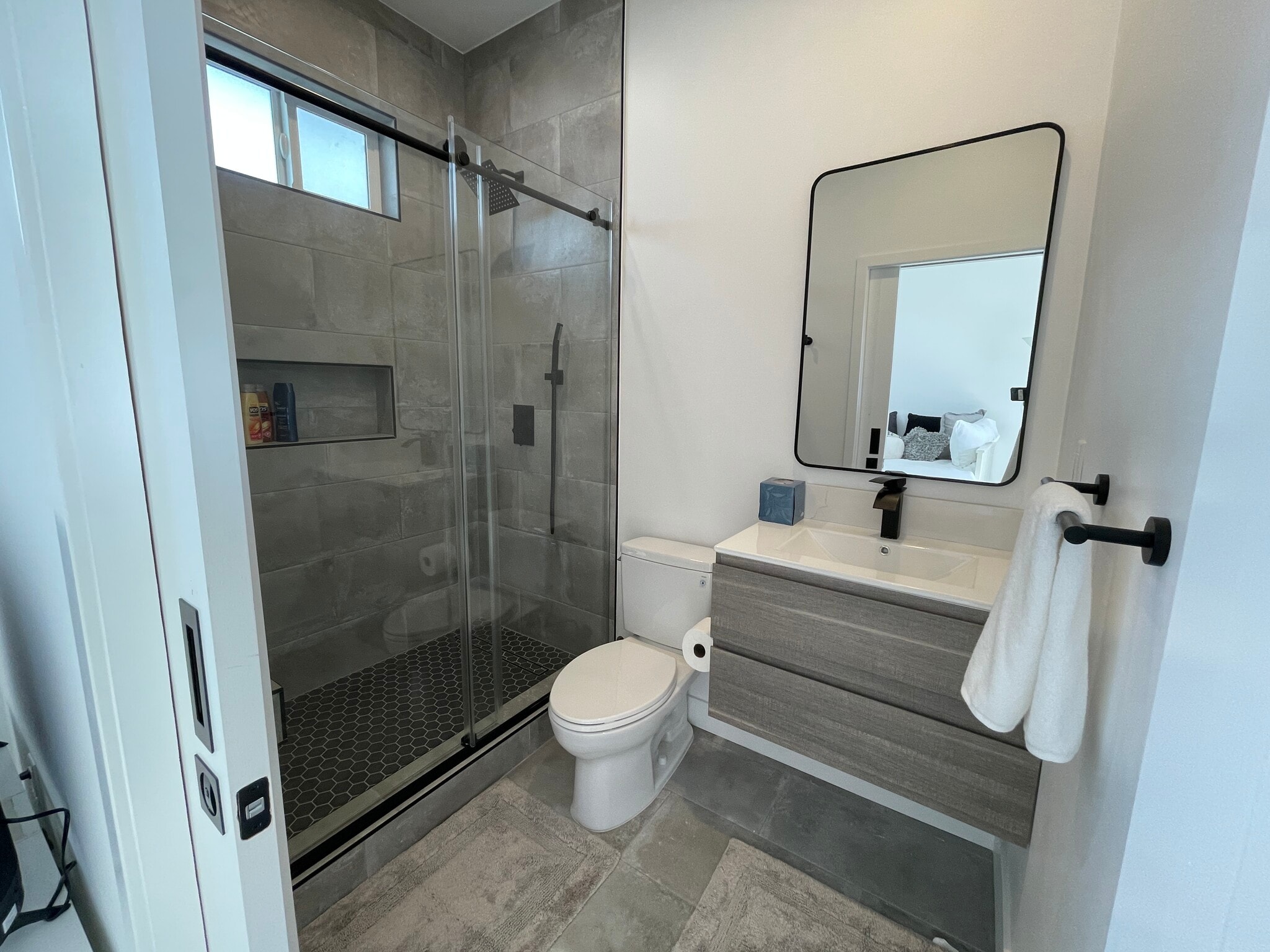 Building Photo - 6126 Alcove Ave