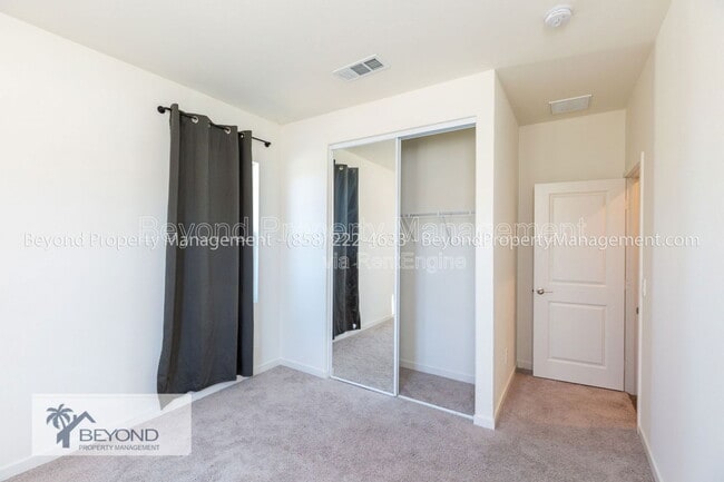 Building Photo - 13410 Pasture Ct