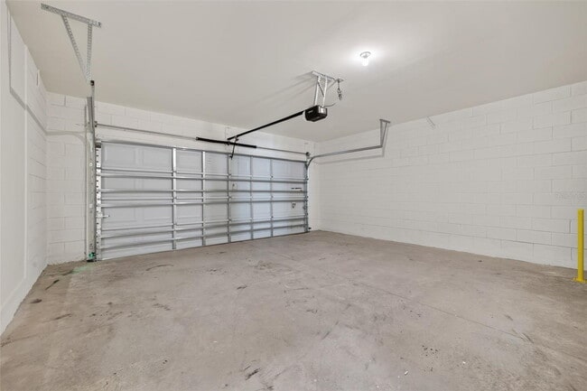 Building Photo - 2893 House Finch Rd