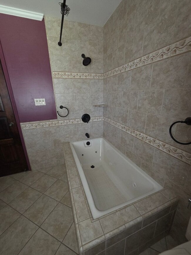 Building Photo - REDUCED!!!