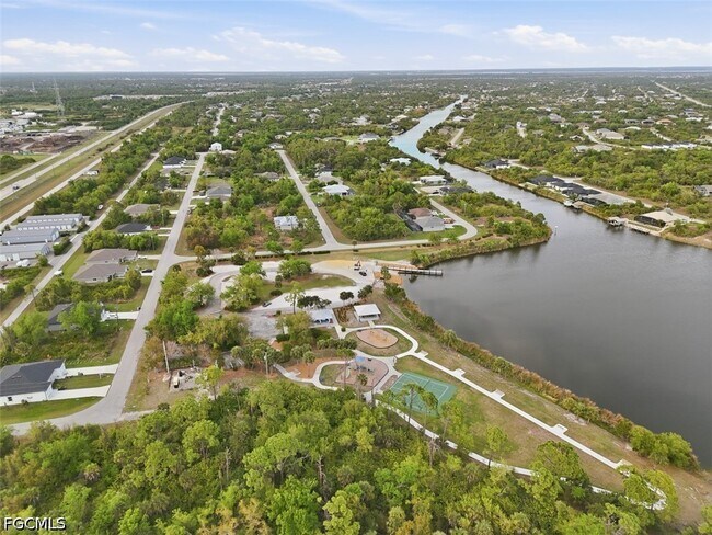 Building Photo - 10045 Amicola St