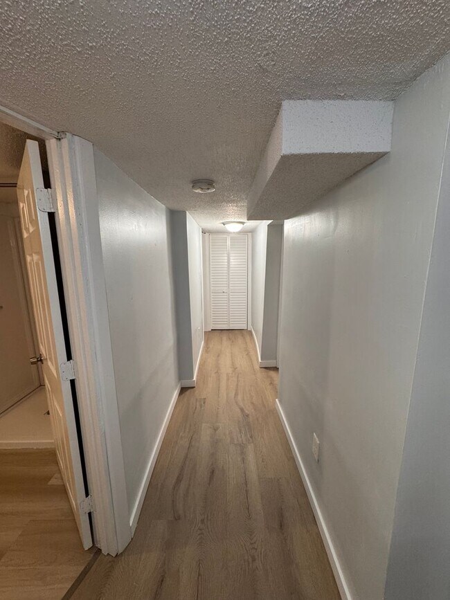 Building Photo - 1429-1431 Knox Ave N