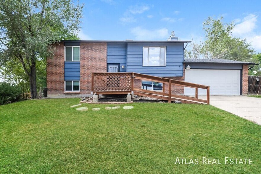 Primary Photo - 11446 Cook Ct