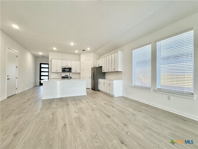 Building Photo - 329 Tinto St
