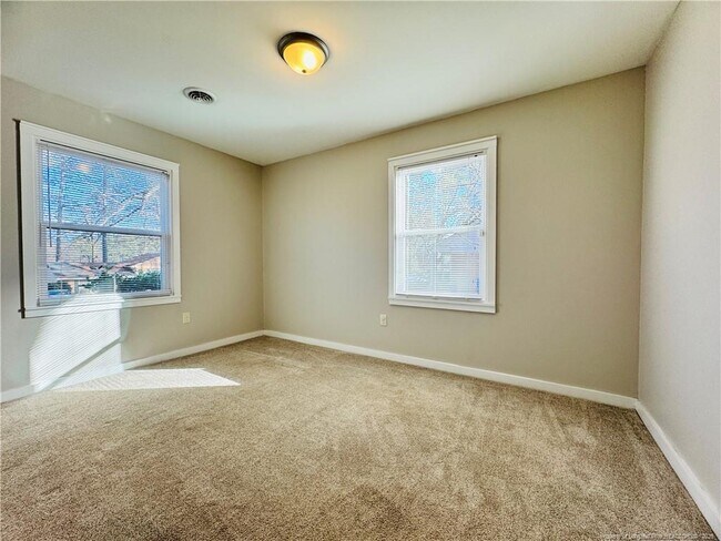 Building Photo - 1625 Van Buren Ave