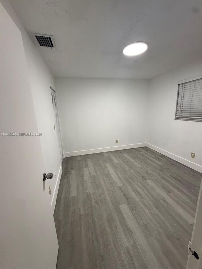 Building Photo - 1736 N 16th Ct