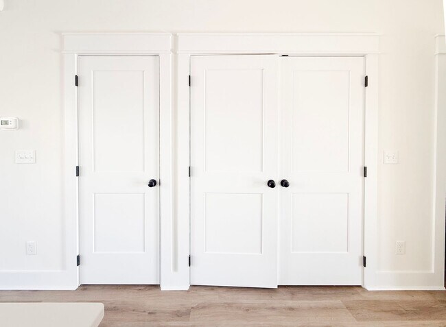 Building Photo - Luxury 3-Bedroom Townhome with Flex Room at Highbury + Summer Special