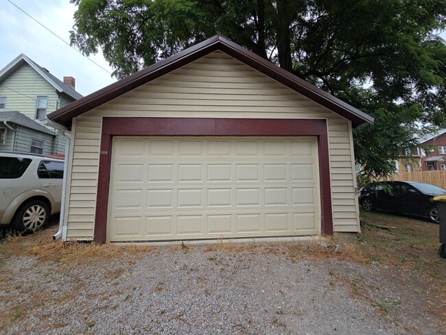 Building Photo - Charming 2-Bed, 1.5-Bath Single family hom...