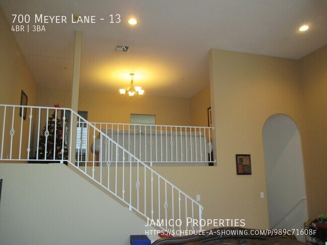 Building Photo - 700 Meyer Ln