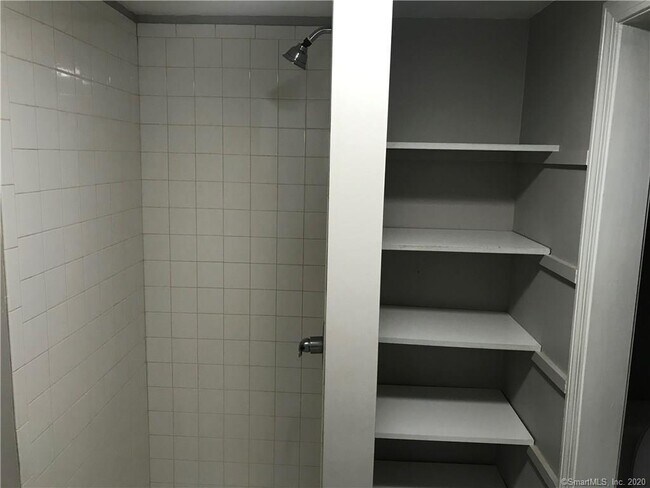 Building Photo - 267 Branford Rd