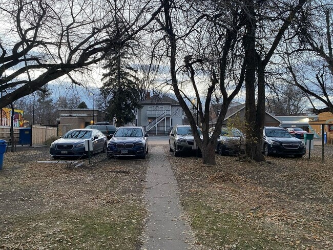 Building Photo - Aug 1st 2026/2027 Pre-leasing Close to 1.5 Blks to CSU & Old Town