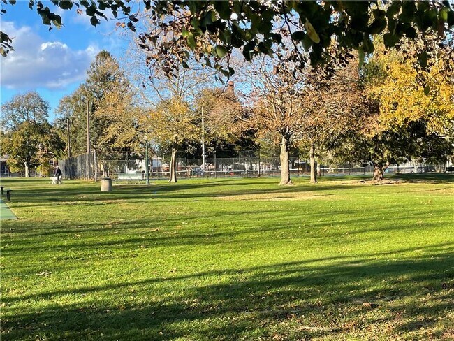 Building Photo - 31 Garfield Ave