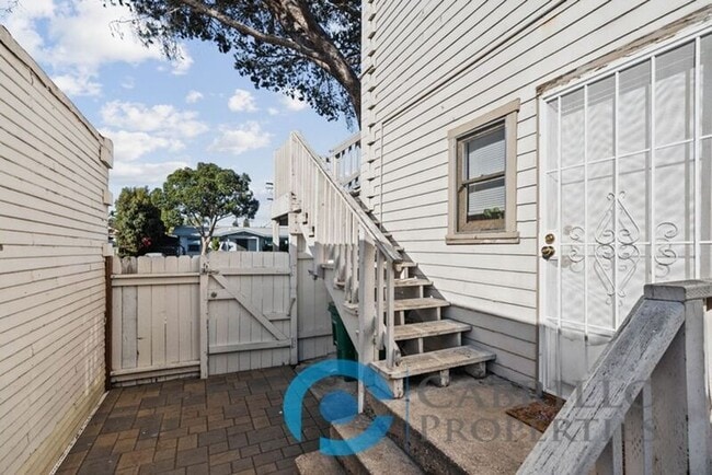Building Photo - 4217 Meade Ave